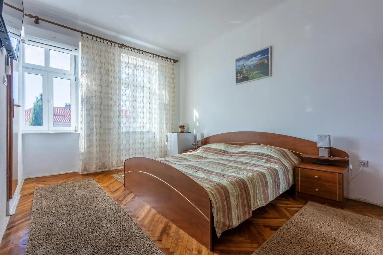 Rooms Cico Crikvenica 3*,